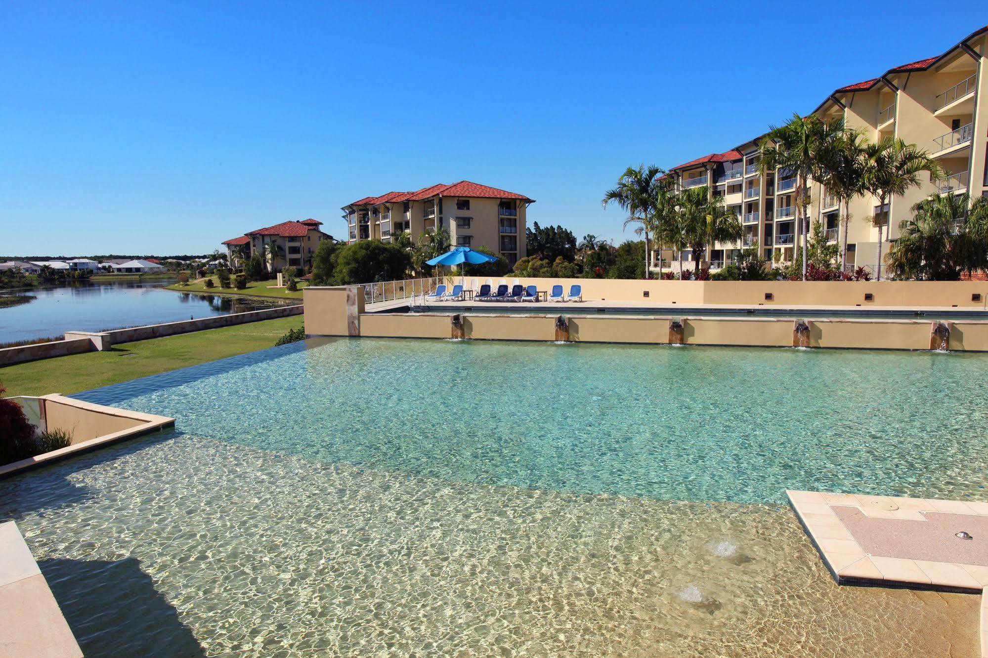 Pelican Waters Golf Resort Sunshine Coast Калундра Екстериор снимка